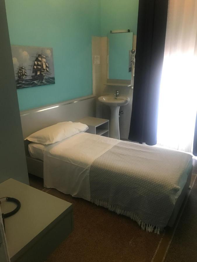 Hotel Doria Chiavari Luaran gambar