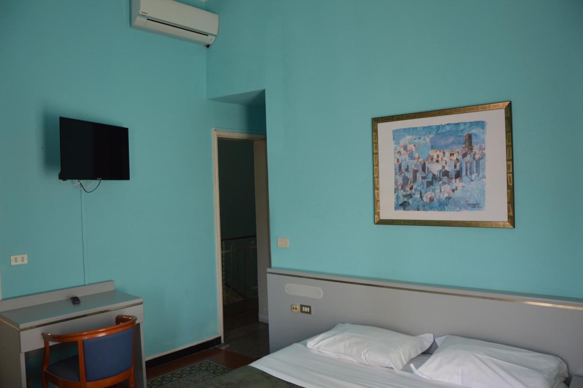 Hotel Doria Chiavari Luaran gambar
