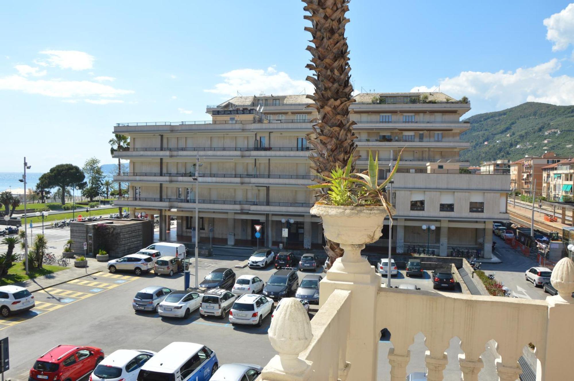 Hotel Doria Chiavari Luaran gambar
