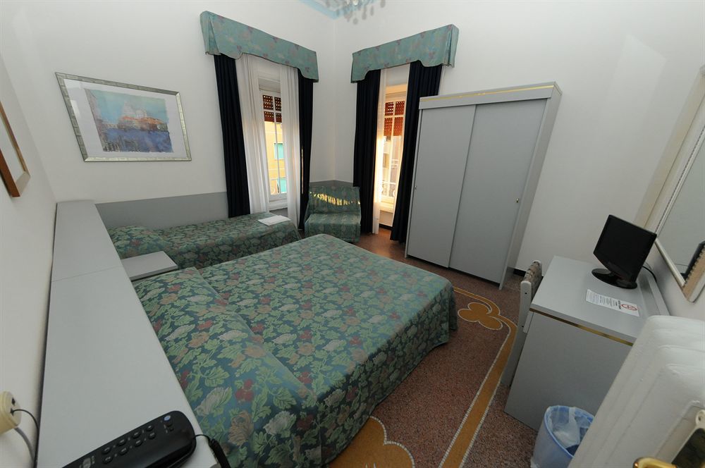 Hotel Doria Chiavari Luaran gambar