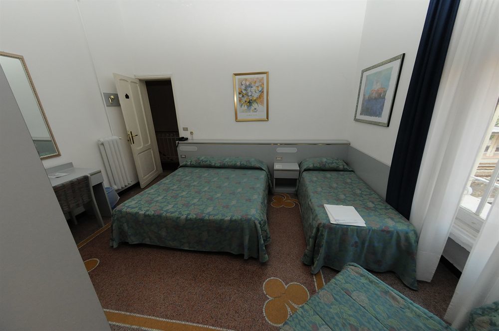 Hotel Doria Chiavari Luaran gambar