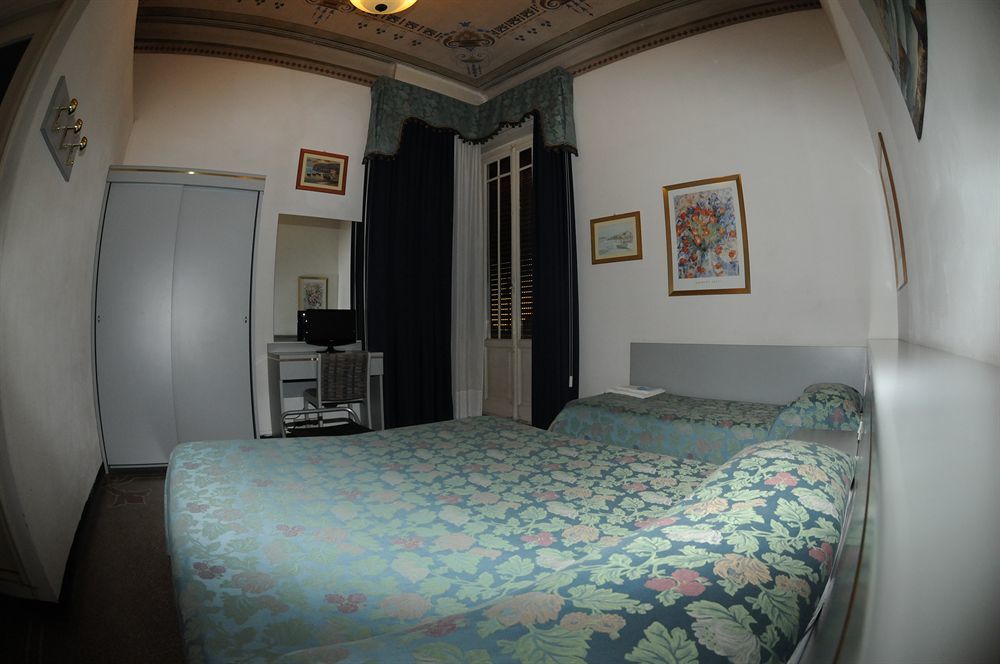 Hotel Doria Chiavari Luaran gambar
